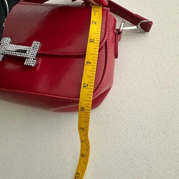 BOUTIQUE RED PURSE - Picture 9 of 10